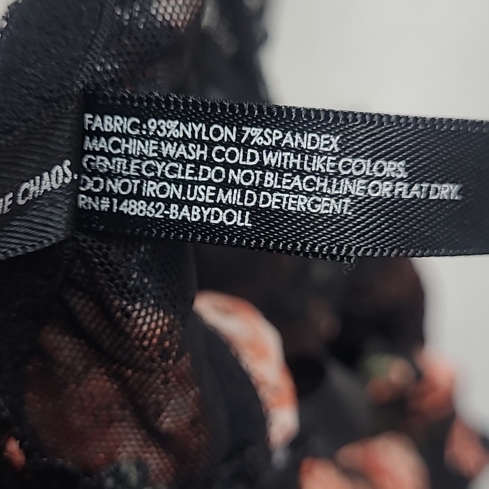 Torrid Floral Black and Orange Lace Top Size 2 (2X) - Picture 6 of 6